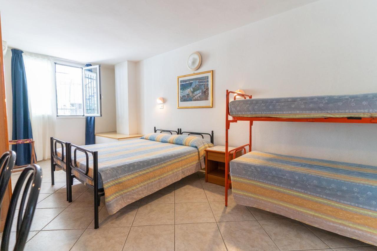 Hotel Villa Isola Rimini Eksteriør billede