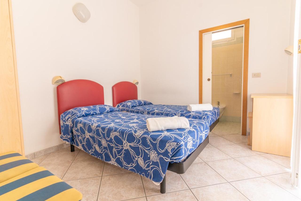 Hotel Villa Isola Rimini Eksteriør billede