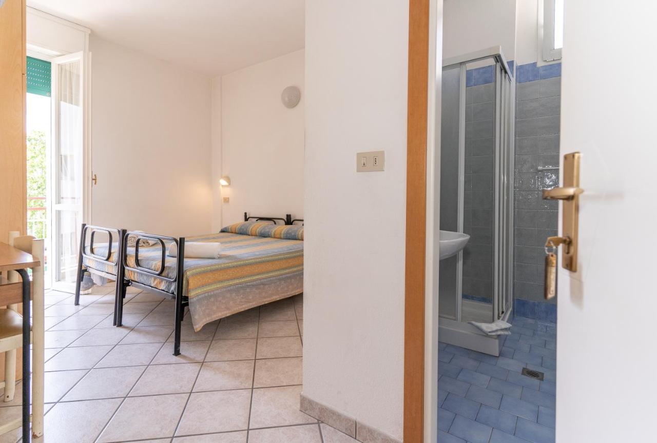 Hotel Villa Isola Rimini Eksteriør billede
