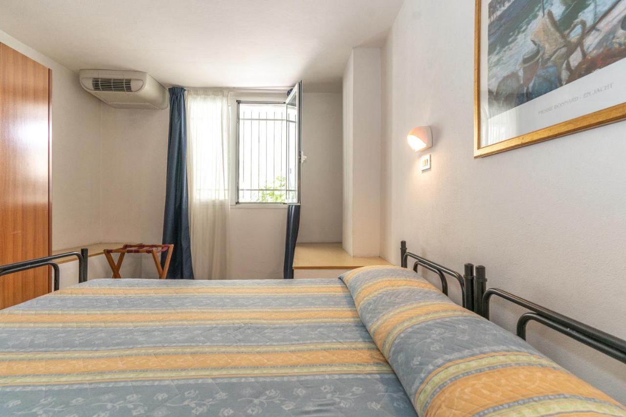 Hotel Villa Isola Rimini Eksteriør billede